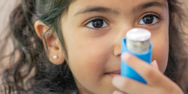 girl with inhaler