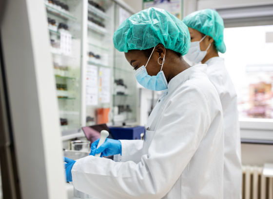 women scientists working in lab